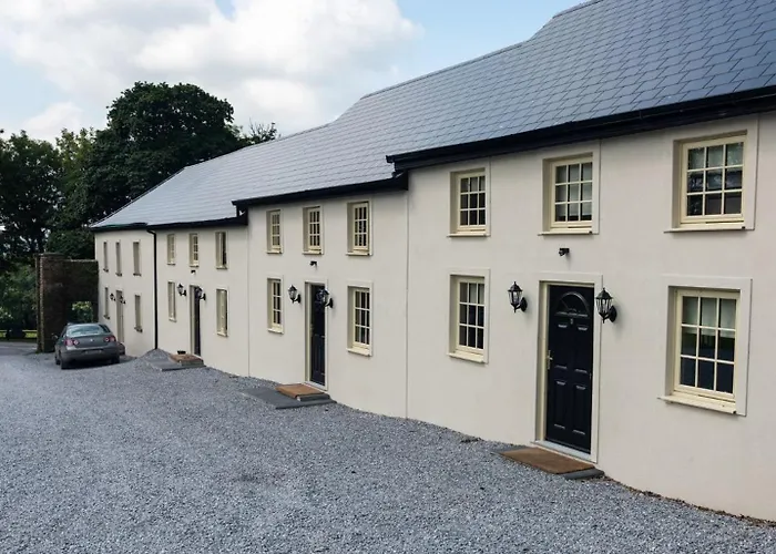 Warrensgrove Estate Self Catering * Crookstown